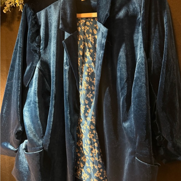 Skies Are Blue Jackets & Blazers - Blue teal Velvet Women's blazer - SO FUN!!!